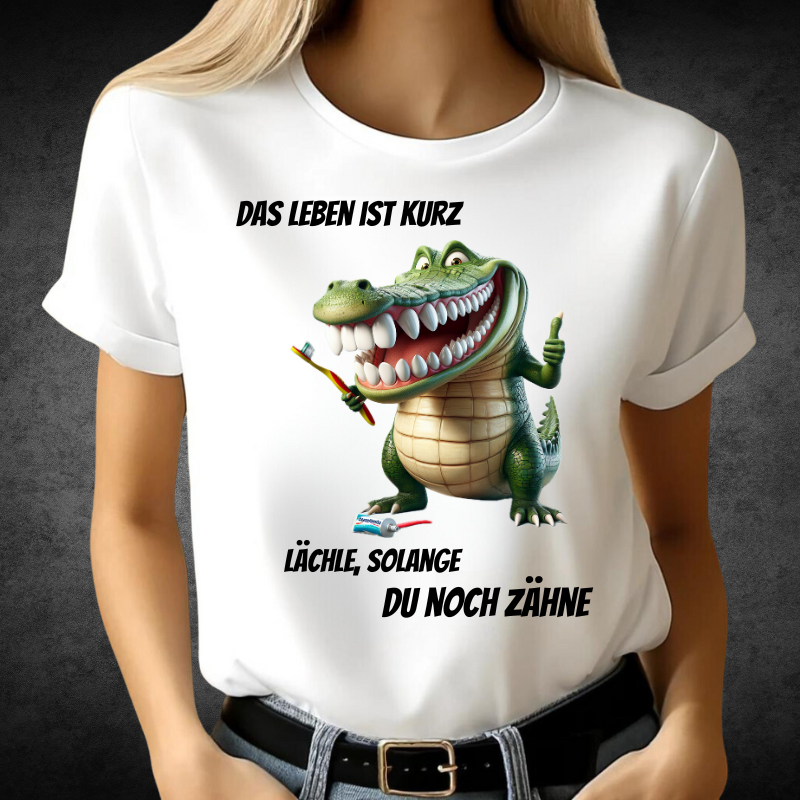 Das Leben ist Kurz | Humorvolles Krokodil-Shirt | Witziges Statement für den Alltag | Lustiges Design für kalte Tage