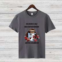 Faultier Kaffeeliebhaber | Lustiges T-Shirt | Statement Shirt für Morgenmuffel | Humorvolles Design für kalte Tage