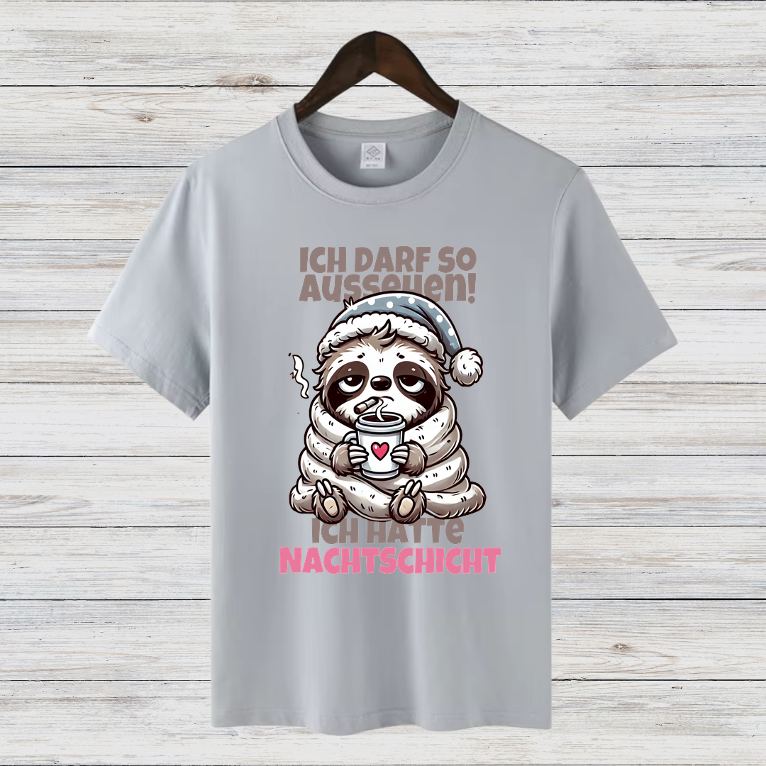 Faultier Nachtschicht Shirt | Lustiges Winterdesign | Humorvolles Statement Shirt | Bequemes Baumwollshirt für kalte Tage