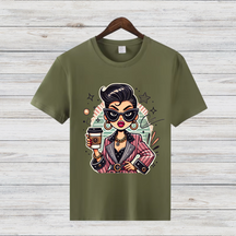 Kaffee-Queen Shirt | Stilvolles Damen T-Shirt | Vintage Pop-Art Design | Perfekt für Kaffeeliebhaberinnen | Statement Shirt für den Winter