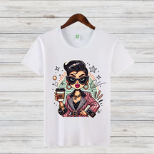 Kaffee-Queen Shirt | Stilvolles Damen T-Shirt | Vintage Pop-Art Design | Perfekt für Kaffeeliebhaberinnen | Statement Shirt für den Winter