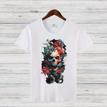Totenkopf Kunst T-Shirt | Gothic Skull Shirt | Mystisches Design | Statement Shirt für Fans düsterer Ästhetik