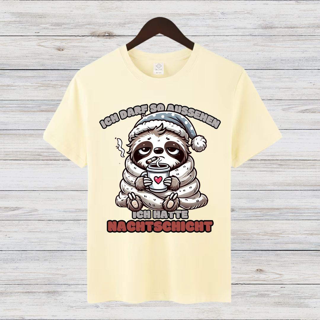 Faultier Nachtschicht | Lustiges Wintershirt | Humorvolles Design für kalte Tage | Statement Shirt | Damen T-Shirt