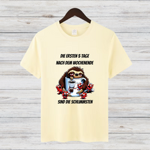 Faultier Kaffeeliebhaber | Lustiges T-Shirt | Statement Shirt für Morgenmuffel | Humorvolles Design für kalte Tage