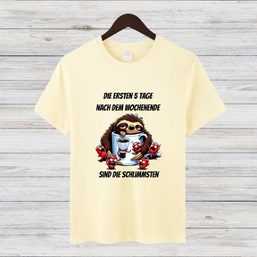Faultier Kaffeeliebhaber | Lustiges T-Shirt | Statement Shirt für Morgenmuffel | Humorvolles Design für kalte Tage