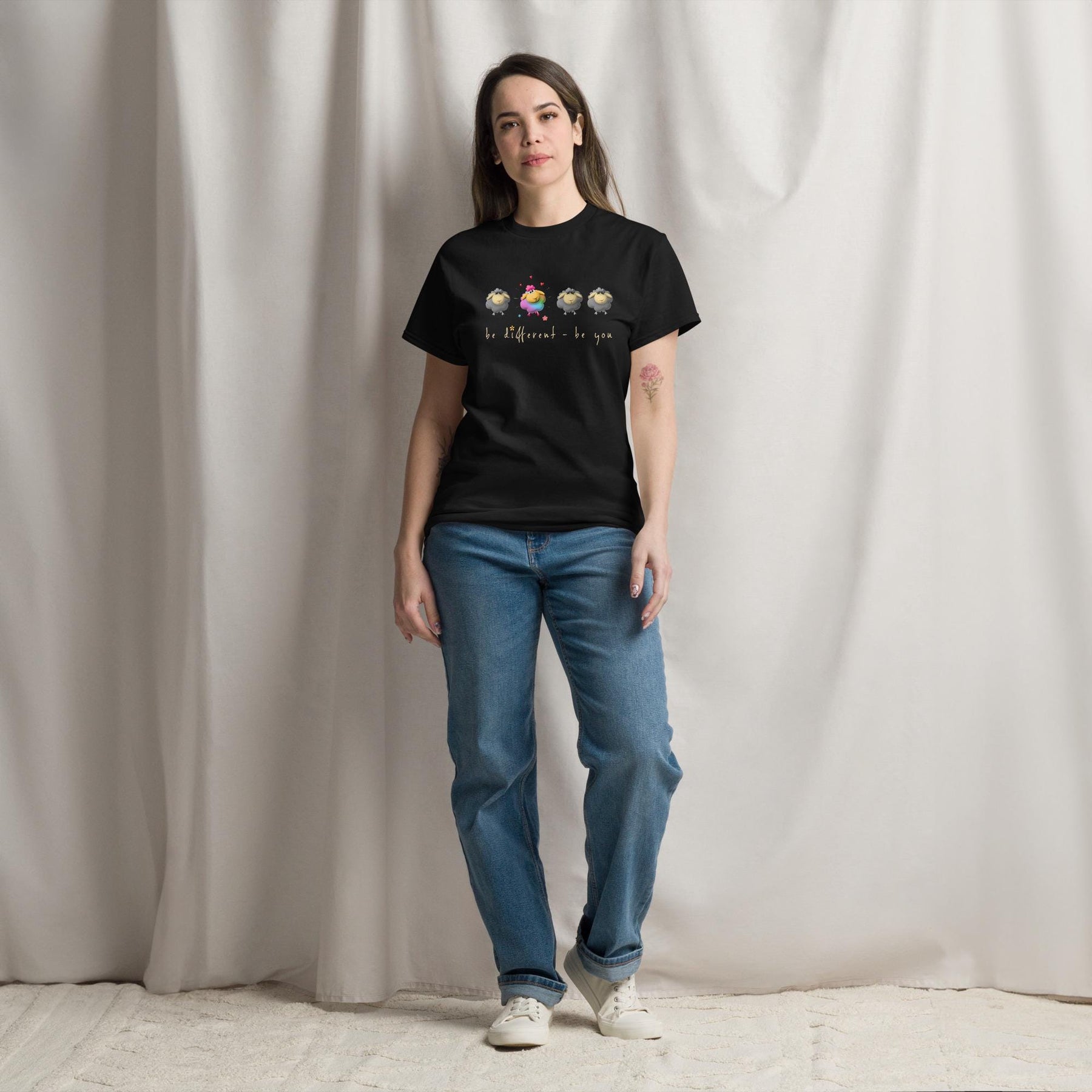 be different - be you Shirt mit lustigem Schafdesign, Spruch T-Shirt Geschenkidee Geschenk für Strickfans beste Freundin Mutter Oma, witzig